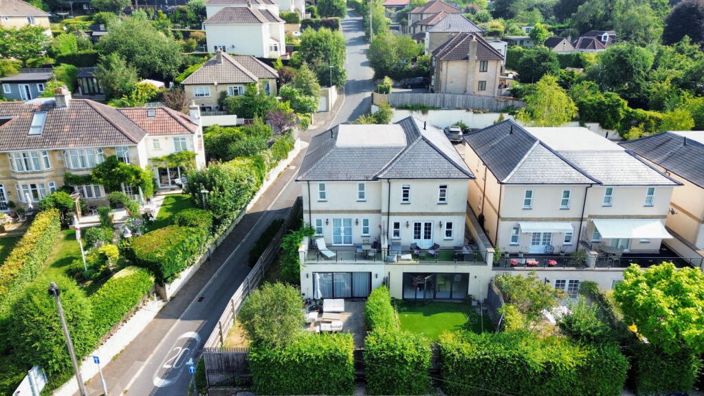 Main image of property: Bathampton View, Bath, Bath And North East Somerset, BA1 7RU