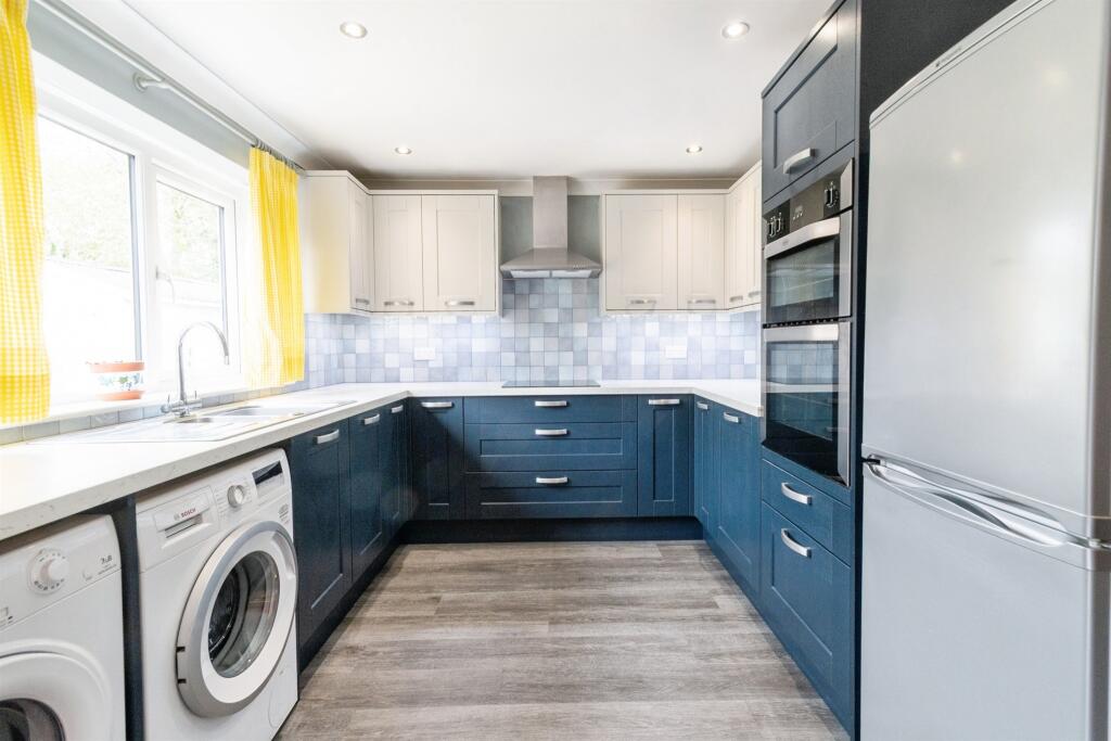 House in Newport, Caldicot - More