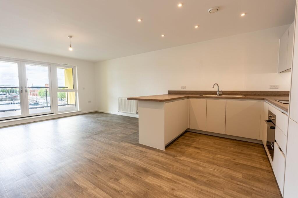 Apartment in Gillingham, Medway - View 3