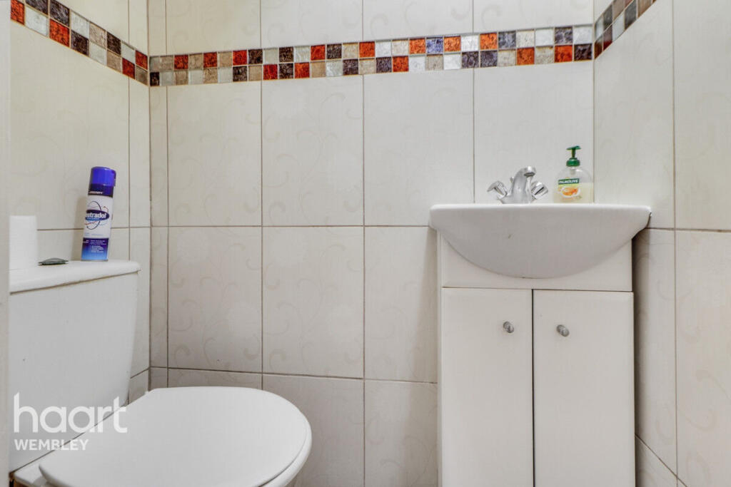 40 Kenwyn Drive photo 4