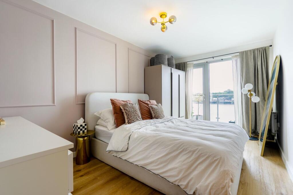 Apartment in North Tyneside, North East - View 5