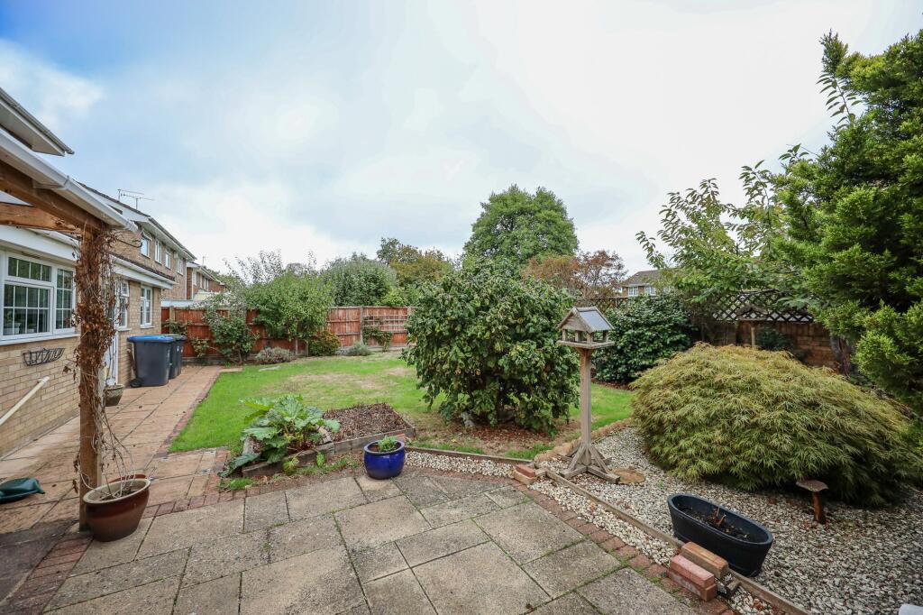 Farm Way, Burgess Hill, RH15 photo 2