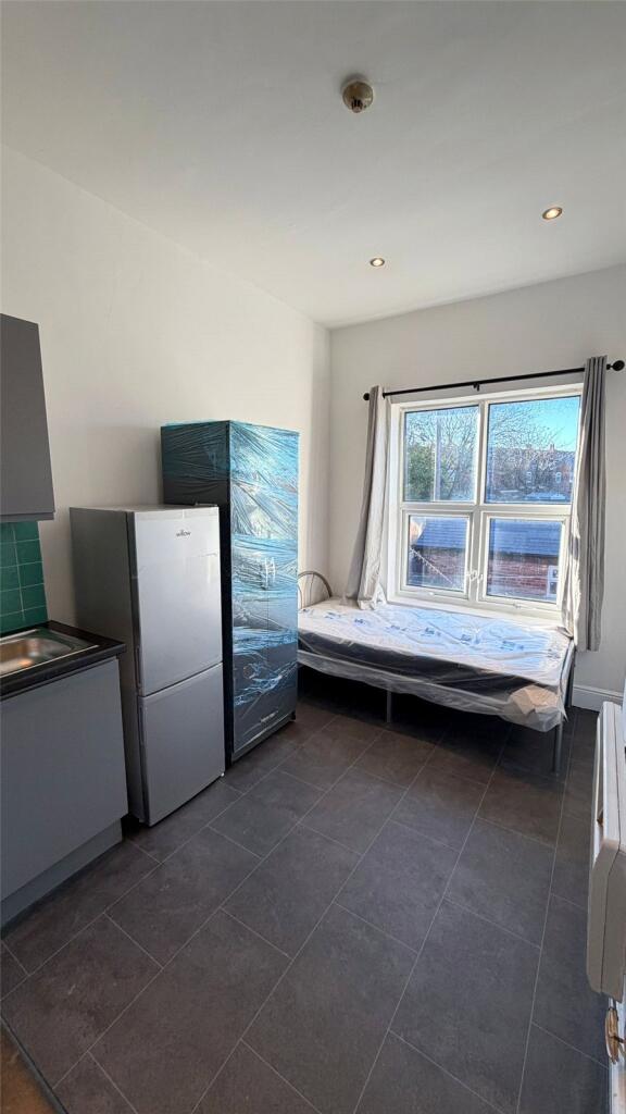 Main image of property: Bearwood Road, Smethwick, B66