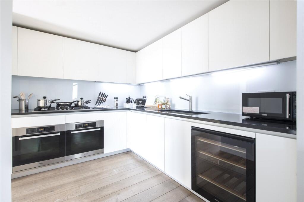 Apartment in London - View 3