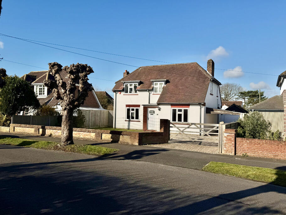 Main image of property: Chestnut Avenue, New Milton, Hampshire, BH25