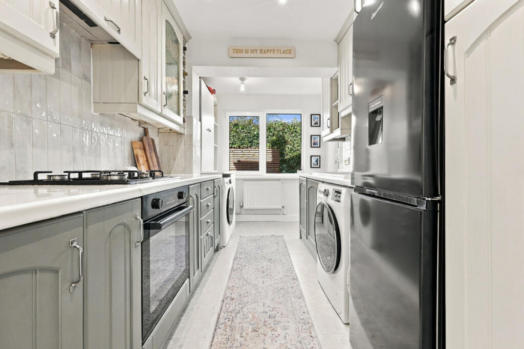 House in Rochford, Rayleigh - View 3