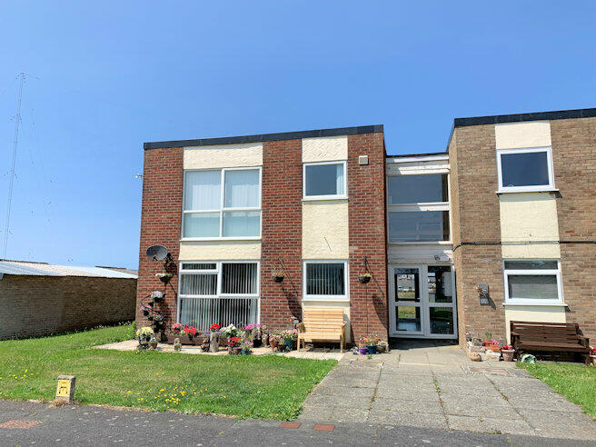 Main image of property: 2 Dol Hendre, Tywyn, Gwynedd, LL36 0ST