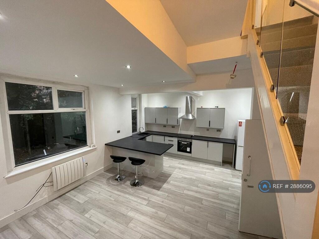 Main image of property: Lincoln House, Manchester, M13
