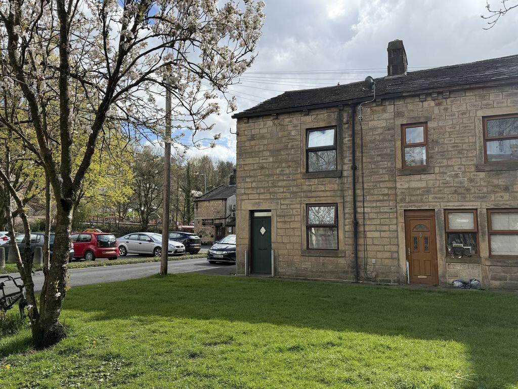High Street, Todmorden photo 3
