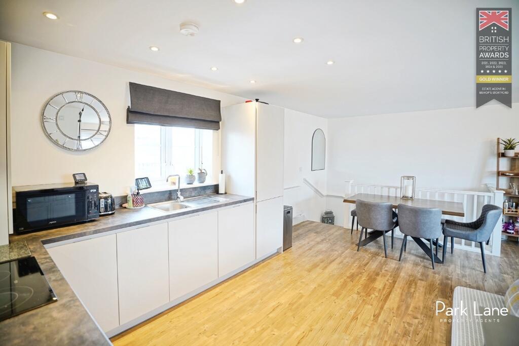 House in East Hertfordshire, St Michael's Hurst, Bishop's Stortford - View 3