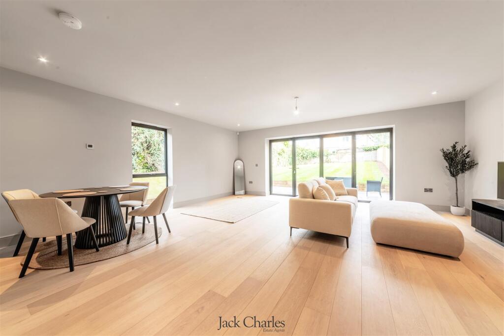 House in Tonbridge - More