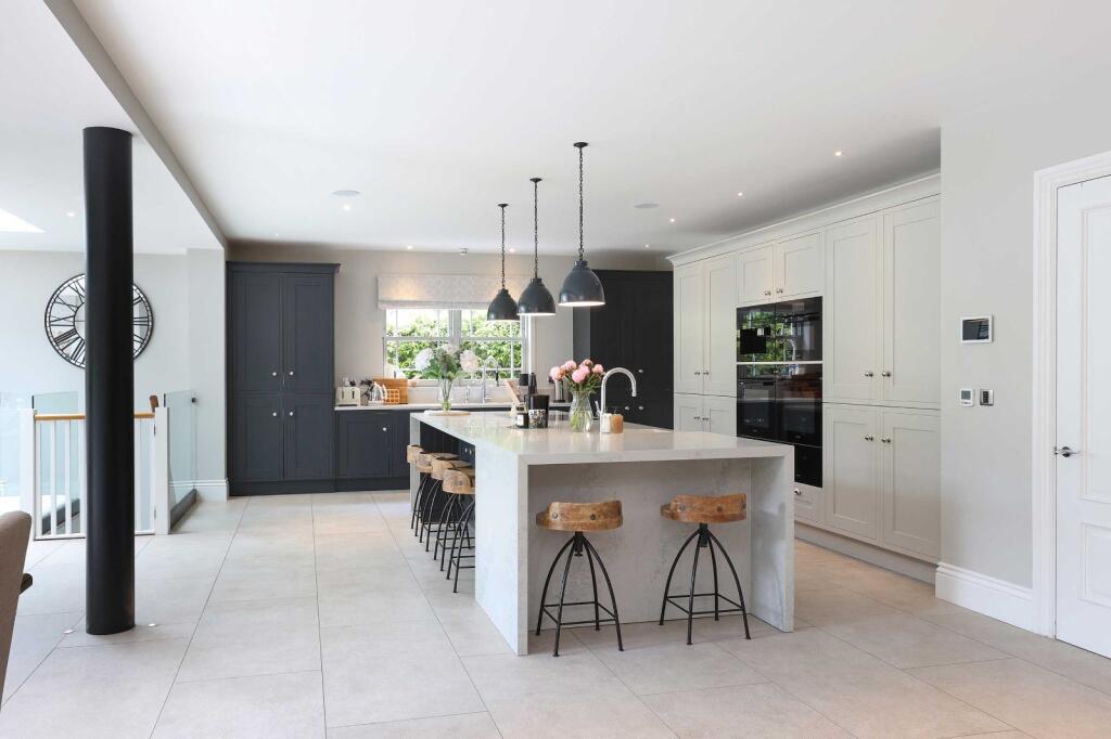 House in Hemel Hempstead, Beaconsfield - More