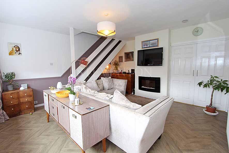 44, Telford Gardens, Merry Hill, Wolverhampton, WV3 photo 4