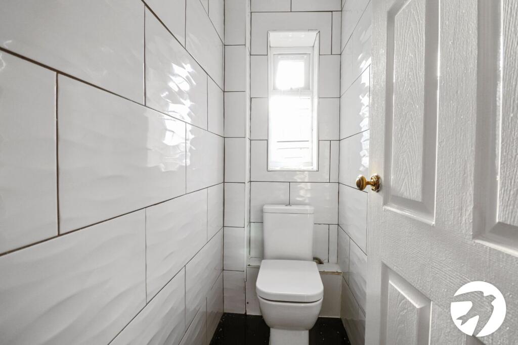 Apartment in Dartford - View 5