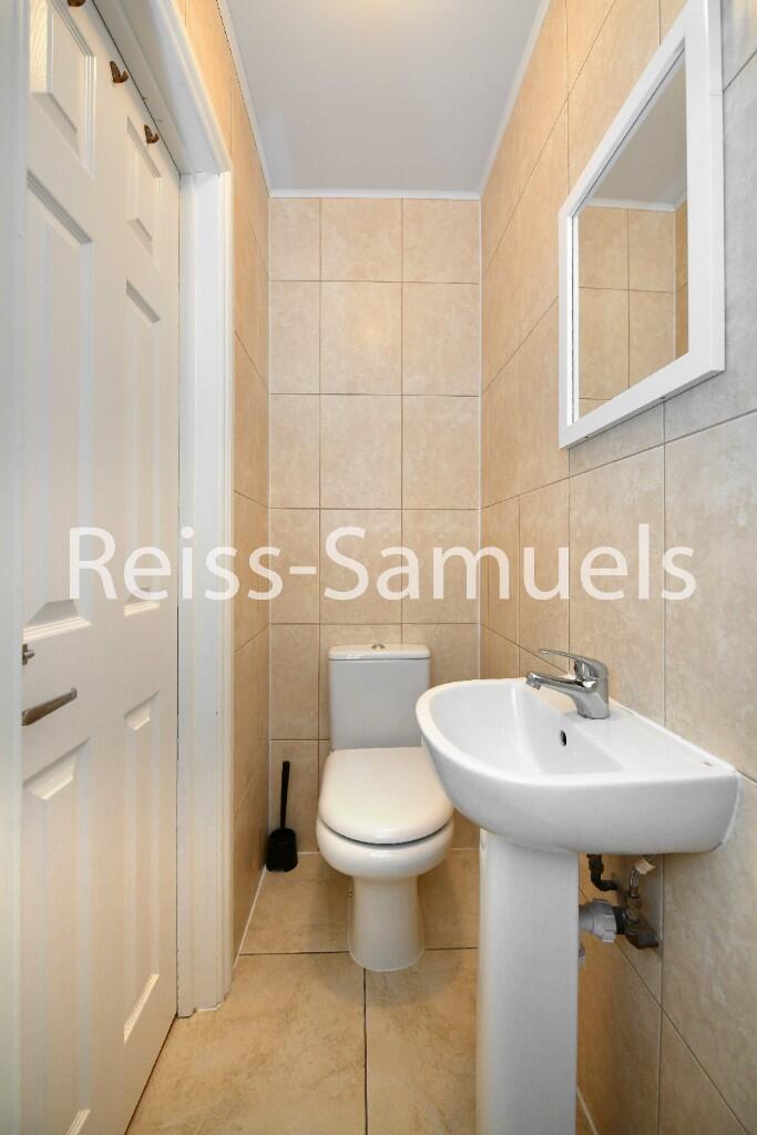 5 bedroom semi-detached house for rent