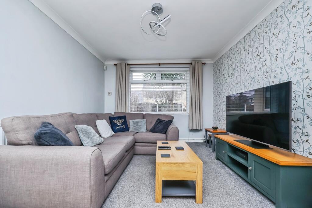 House in Nottingham, Clifton - More