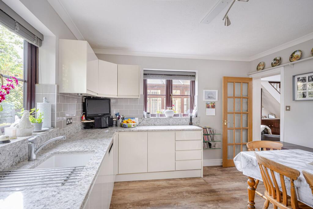 House in East Hertfordshire, Hadham Cross, Much Hadham - View 5