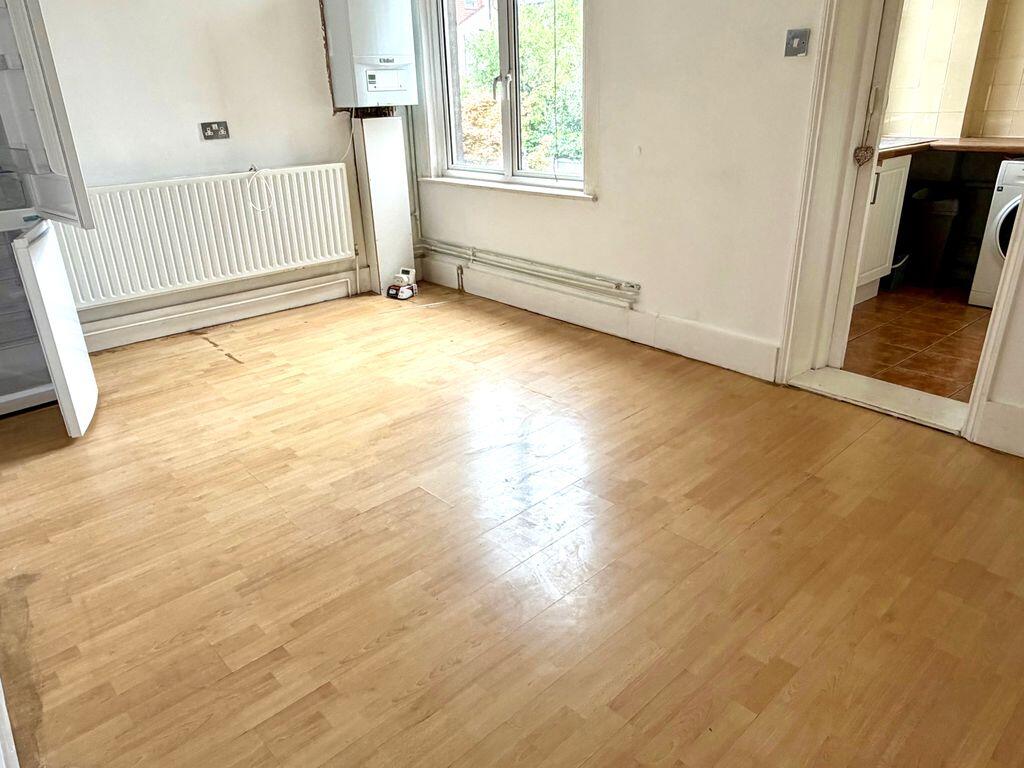 Apartment in London - View 5