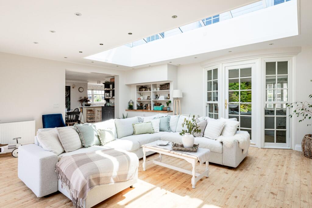 Compton Drive, Eastbourne photo 5