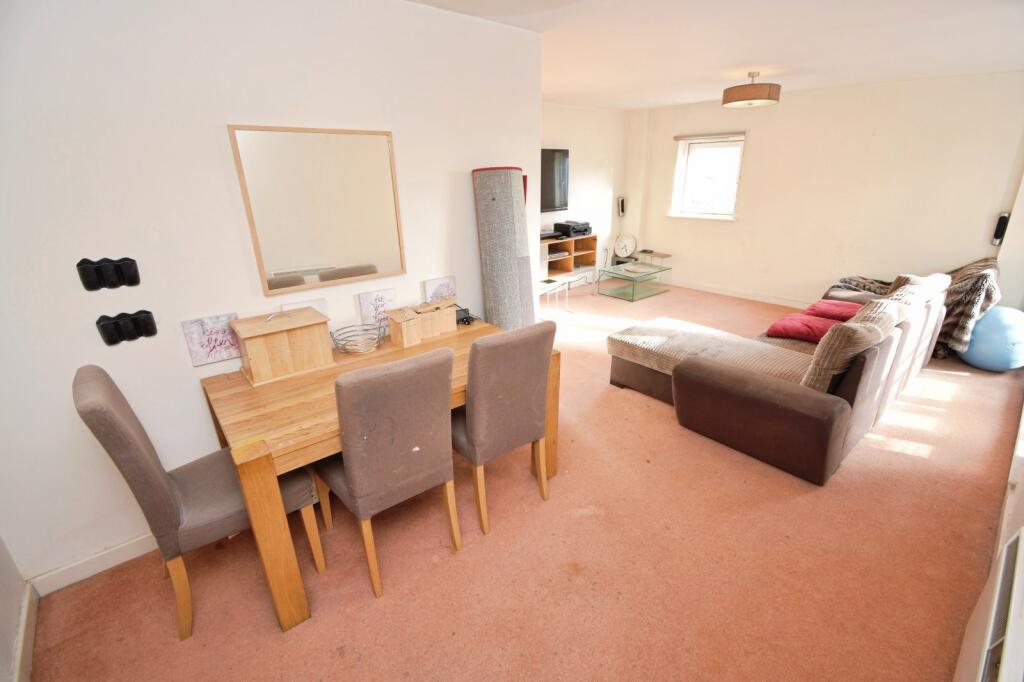 Apartment in Coventry, Spon End - More