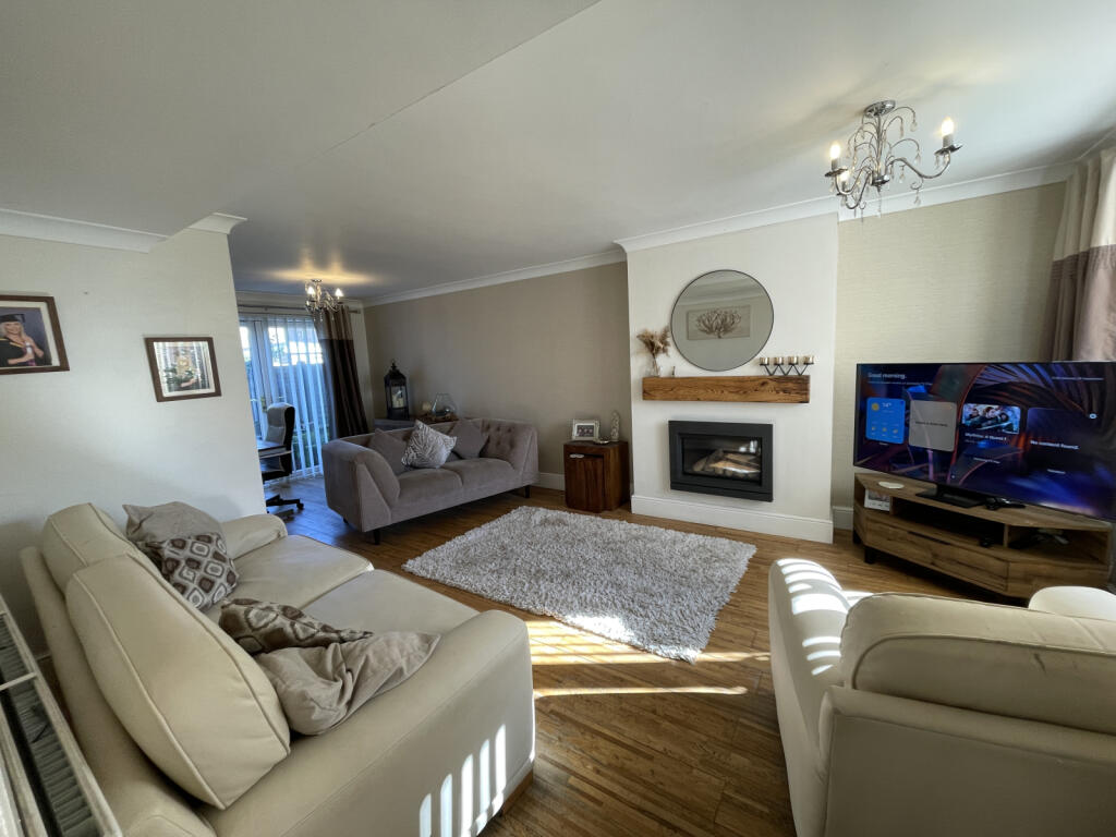 House in Hull - View 4