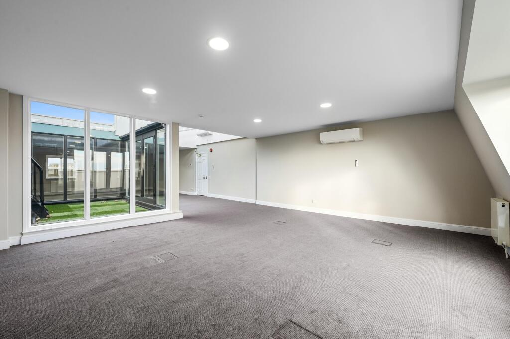 OLNMRK11ConnaughtPlace5thFloor4.JPG