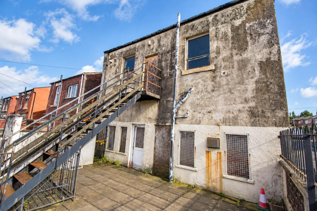 House in Darwen, Hollins Grove, Knowle Fold - More