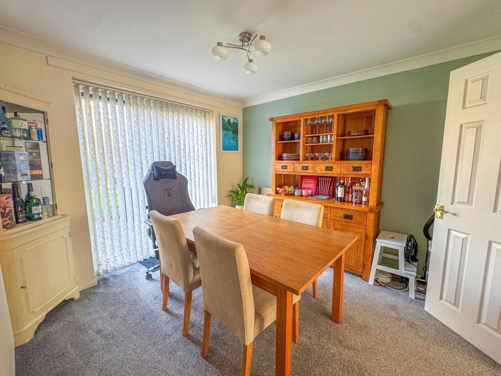 Holly Walk, Nuneaton, CV11 photo 4