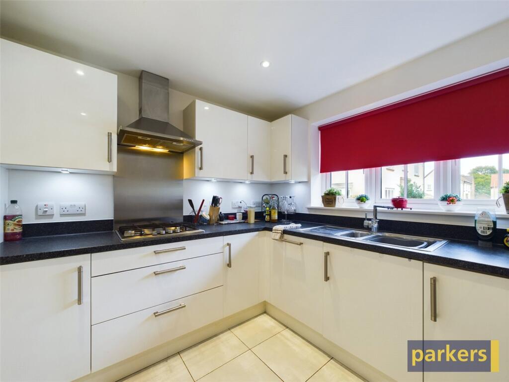 Addington Gardens, Woodley, Reading, Berkshire, RG5 photo 4