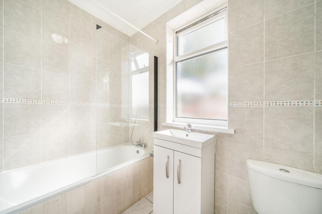 House in Croydon - More