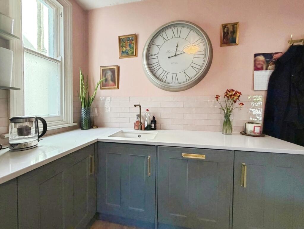 House in Surrey Heath, Surrey - View 5