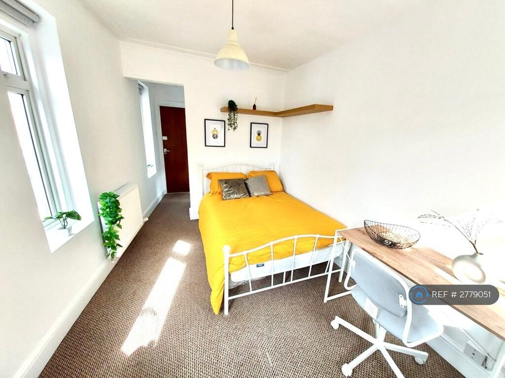 Main image of property: Milton Road, Southampton, SO15