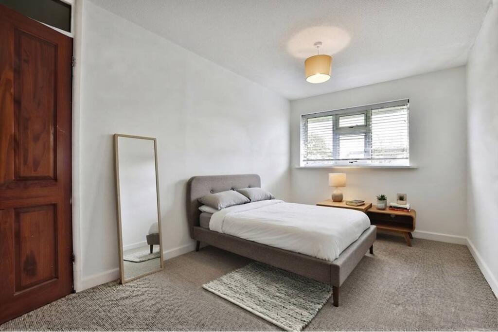 House in Macclesfield, Cheshire East - More