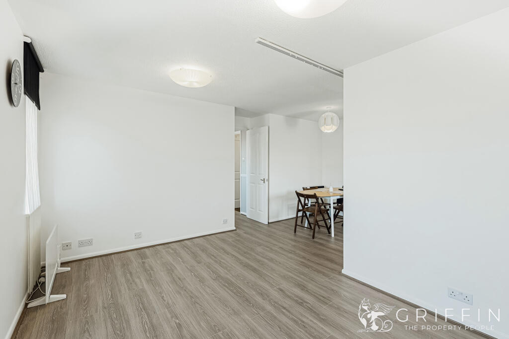 Apartment in Thurrock, Essex - View 5