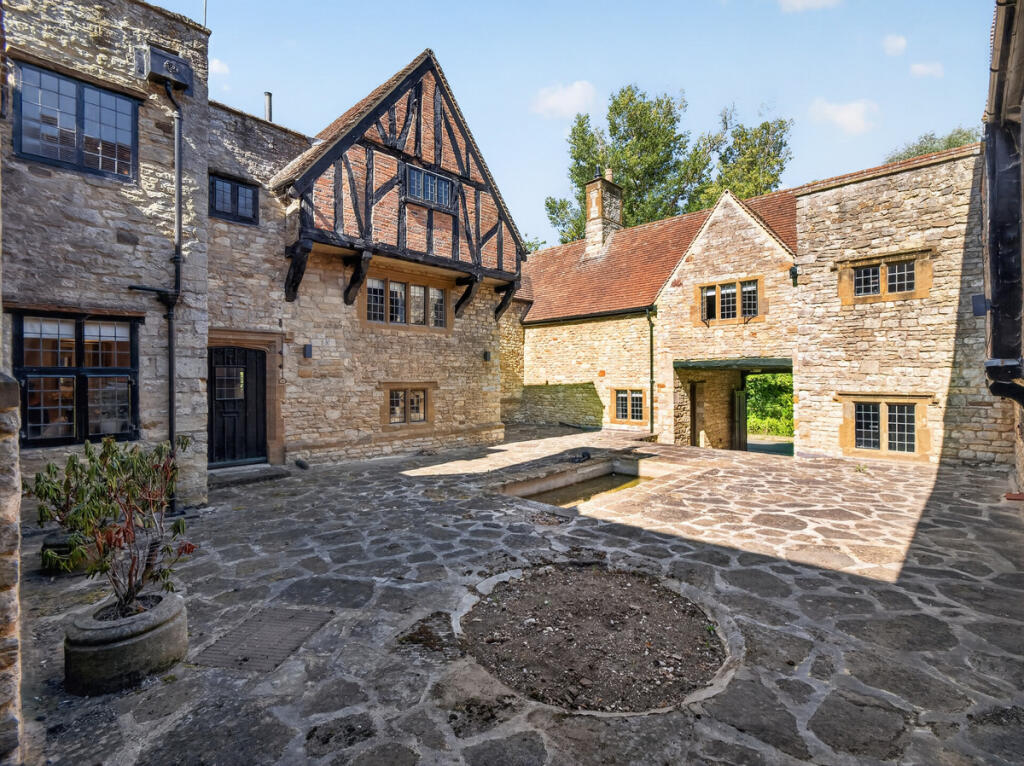 House in Northampton - View 2