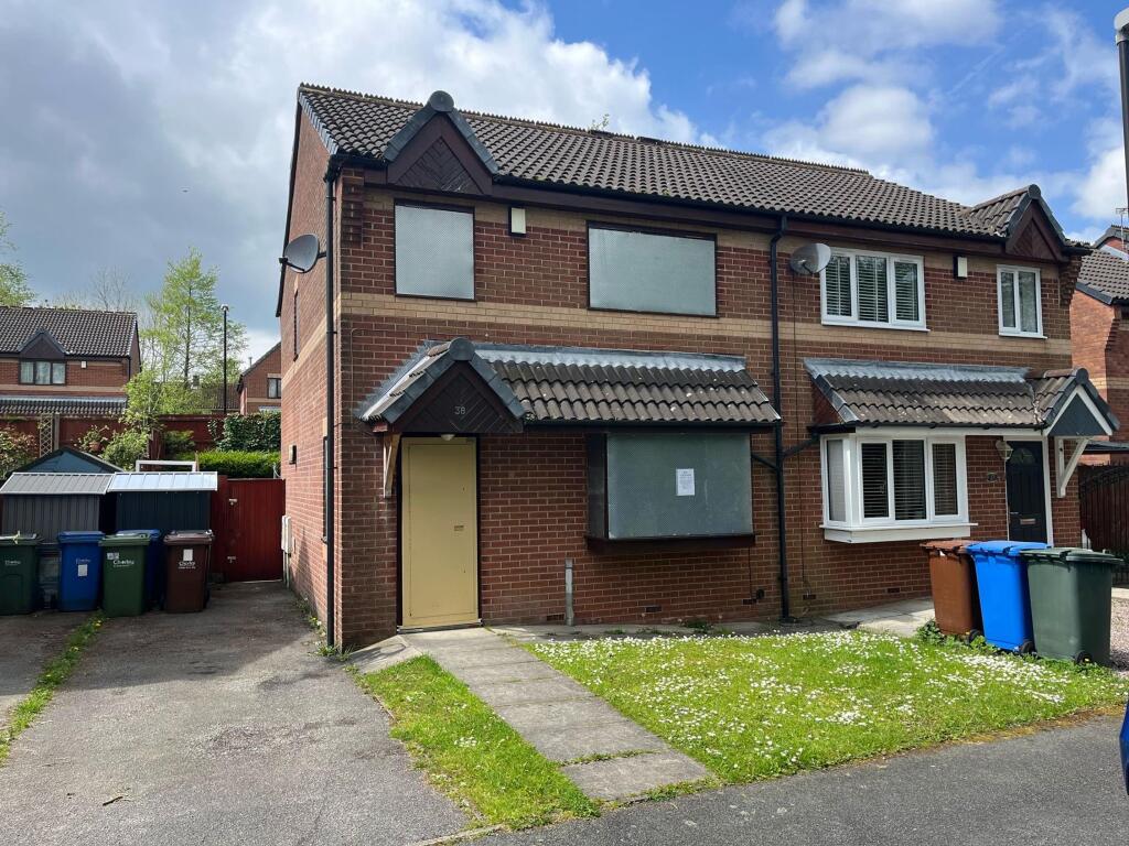 3-bed house on Canal Walk, Chorley, £150,000