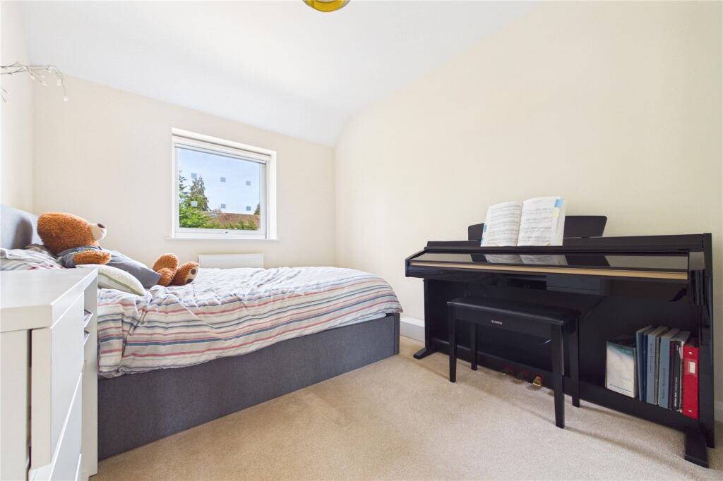 Ashampstead Road, Reading, Berkshire, RG30 - View 6