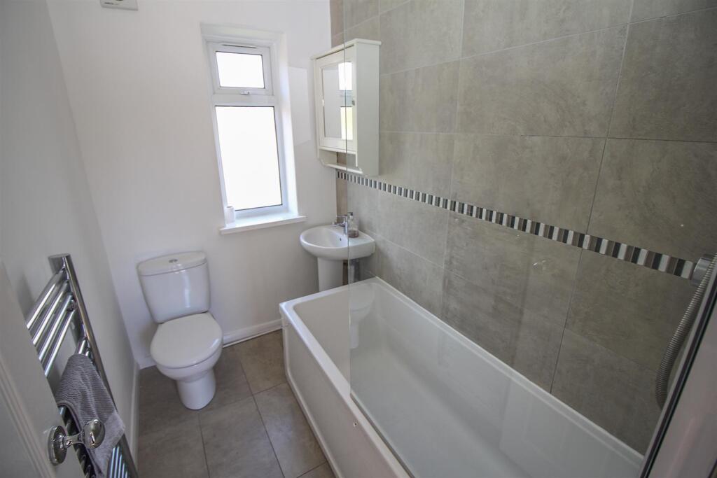 Apartment in Newcastle upon Tyne - View 3