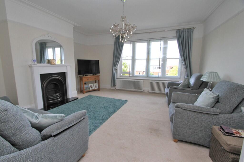 Apartment in Eastbourne, East Sussex - View 2