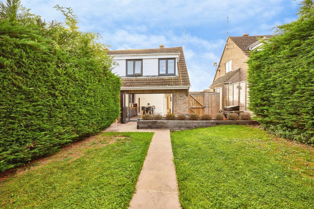 House in Oundle, North Northamptonshire - View 5