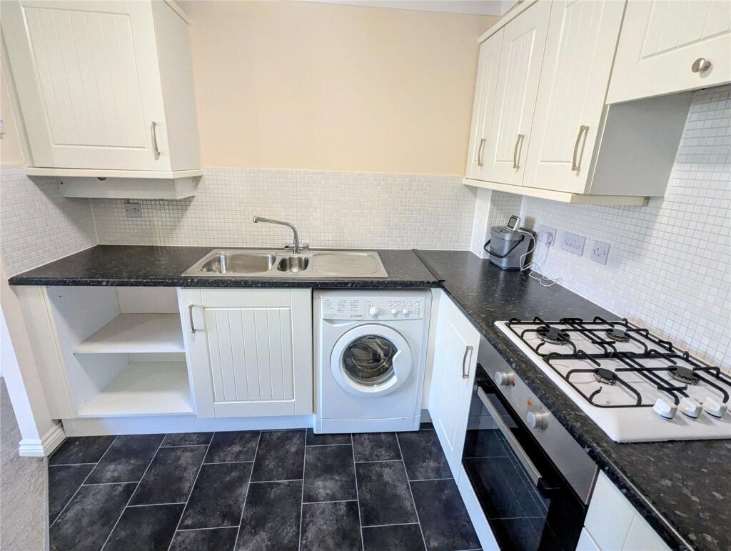 Apartment in East Suffolk, Grange Farm, Kesgrave - View 2