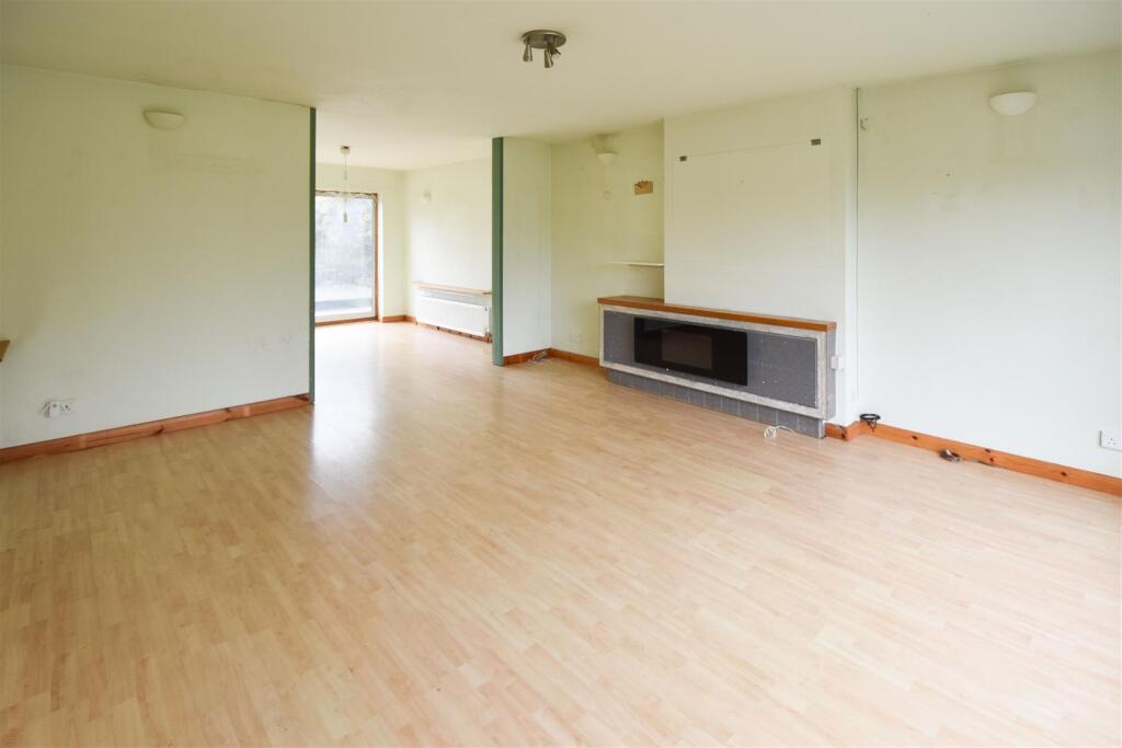 House in Brentwood, Doddinghurst - View 4