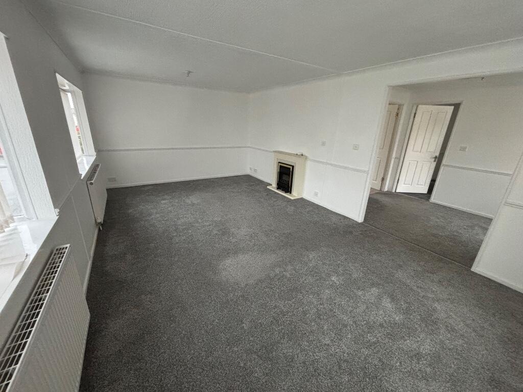 10 Westminster Close photo 2