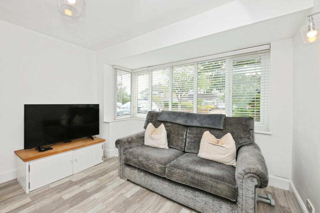 House in Ware, Kings Hill - More