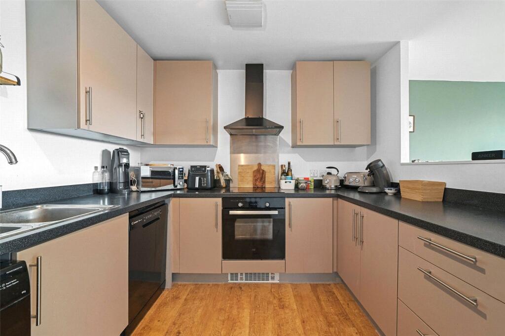 Apartment in London - View 4