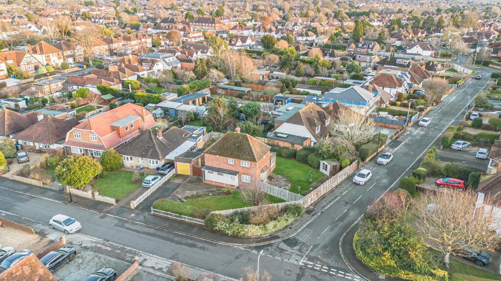 House in Maidenhead, Highway - View 2