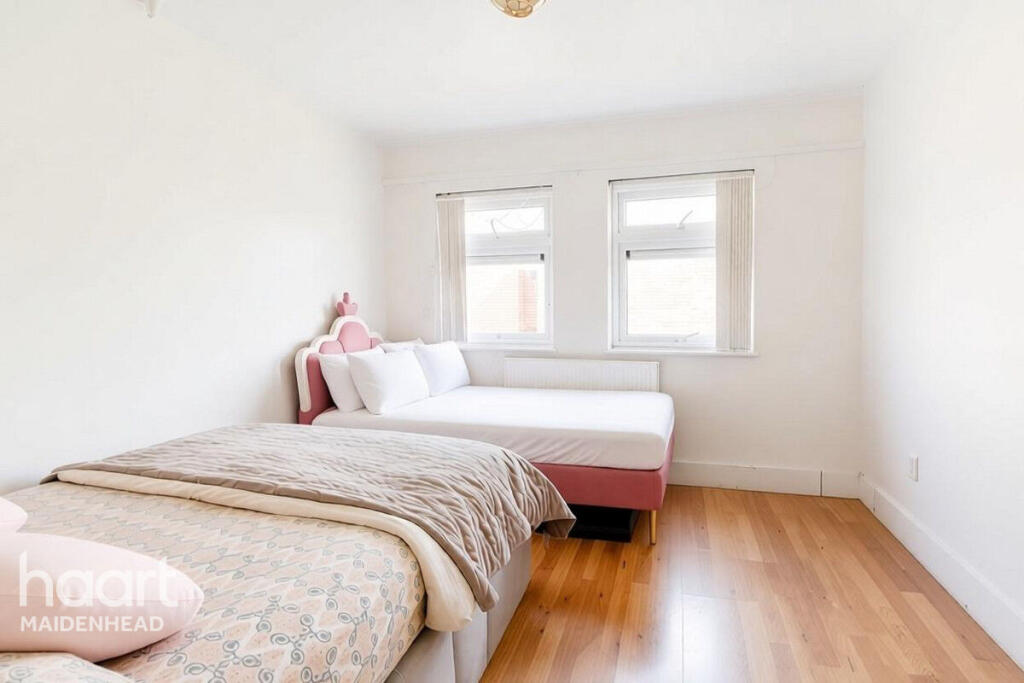 Apartment in Slough - View 5
