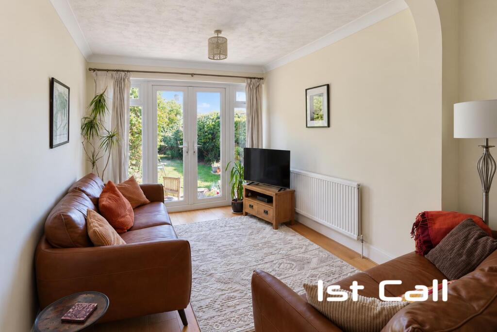 House in Southend-on-Sea, Kursaal Estate, Southchurch - More