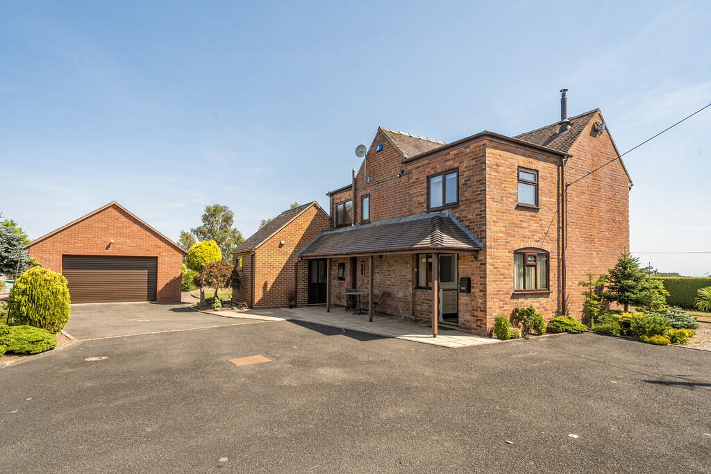 House in Dudley - View 2