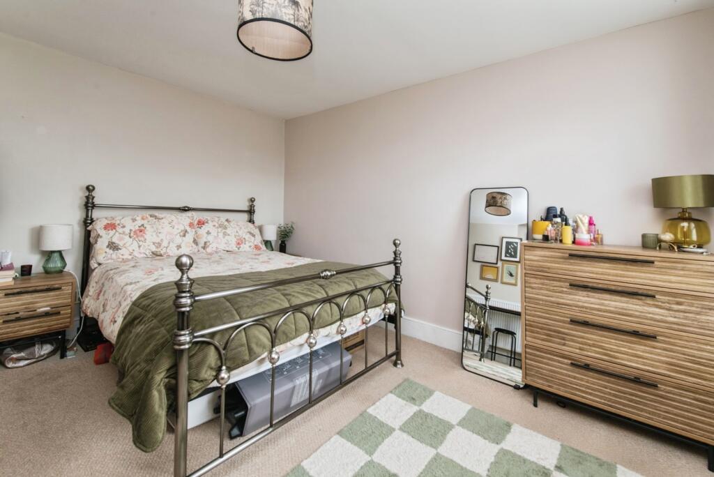 Apartment in Exeter - View 4